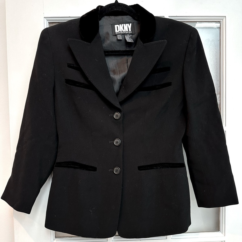 Vintage DKNY Donna Karan New York 100% Wool Black Blazer Velvet Trim Size 2 XS